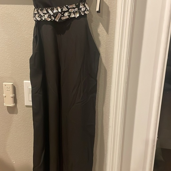 NWT BISOU BISOU Womens Black Wide Leg Jumpsuit Size 4 w Faux Gemstone Belt - Picture 3 of 11